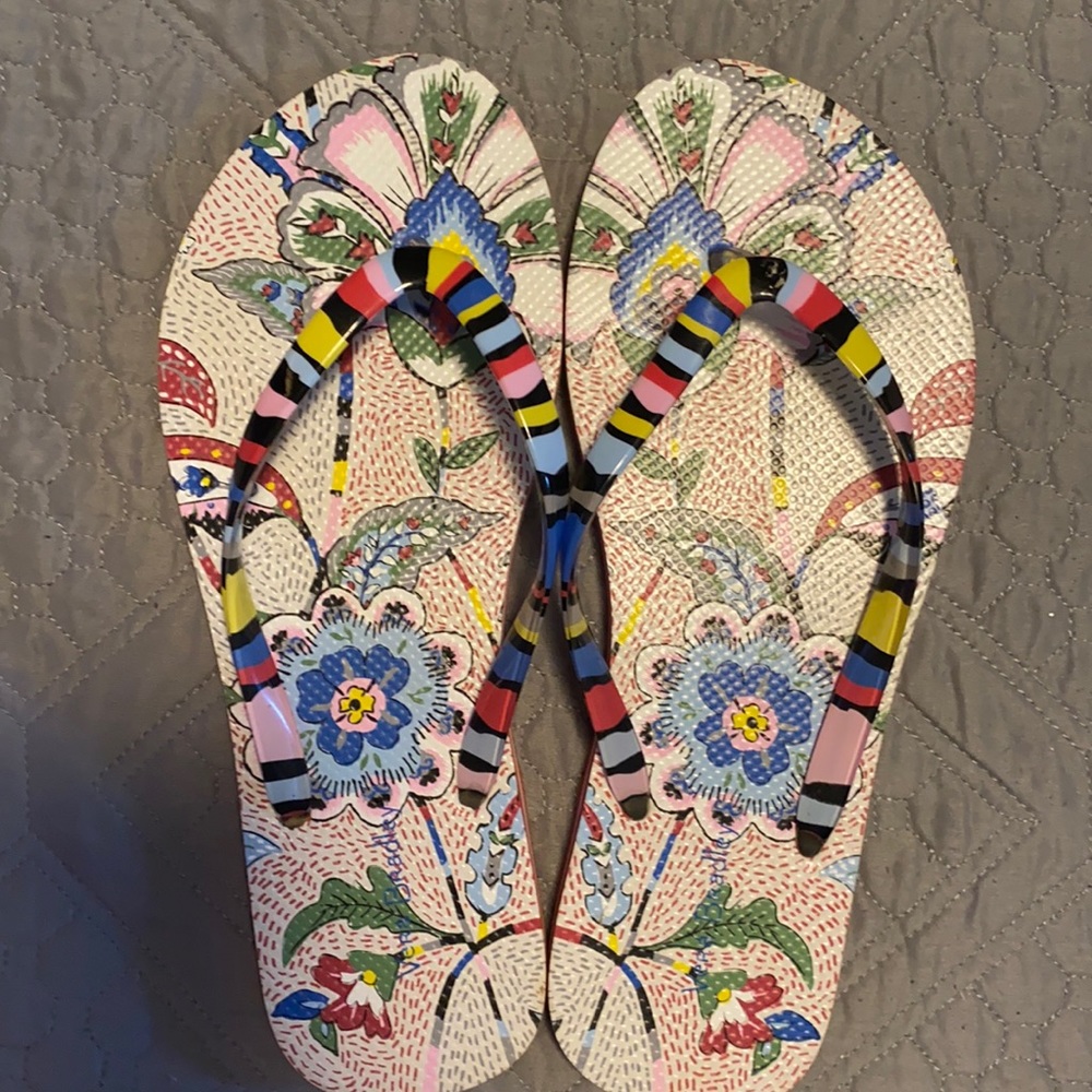 Vera Bradley flip flops